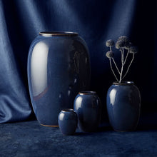Laden Sie das Bild in den Galerie-Viewer, Bitz - Steingut Vase Dunkelblau, 25 cm