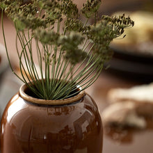 Laden Sie das Bild in den Galerie-Viewer, Bitz - Steingut Vase Amber, 20cm