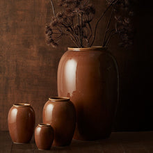 Laden Sie das Bild in den Galerie-Viewer, Bitz - Steingut Vase Amber, 20cm