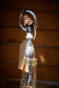 Neptunsgeschmeide – Flaschennixe aus Zinn - Schlüsselanhänger
