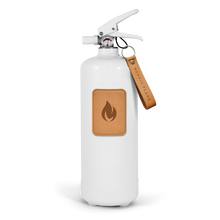 Laden Sie das Bild in den Galerie-Viewer, Nordic Flame - ABC Feuerlöscher 2 kg, Weiß mit hellbraunem Leder