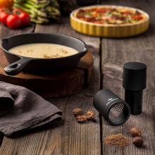 Laden Sie das Bild in den Galerie-Viewer, Microplane - Muskatmühle 2in1